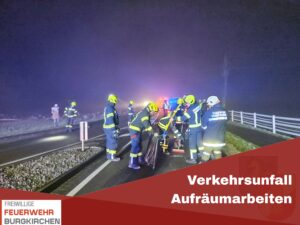 Mehr über den Artikel erfahren Verkehrsunfall Aufräumarbeiten
